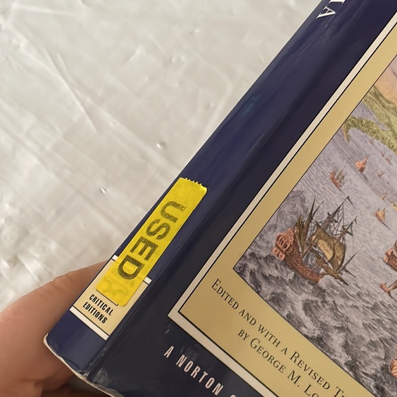 Utopia- Thomas More (Norton Critical Edition, Third Edition) - Picture 2 of 5